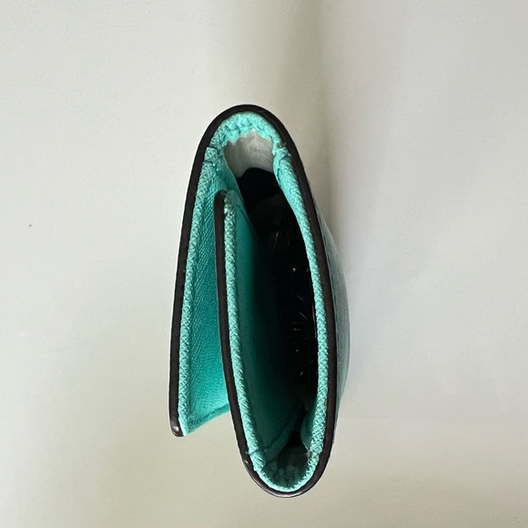 Like new. Kate Spade 6 key ring wallet. - Picture 5 of 5